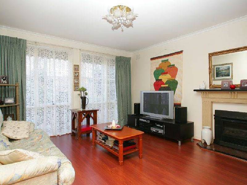 50 Woodstock Drive, Gladstone Park VIC 3043