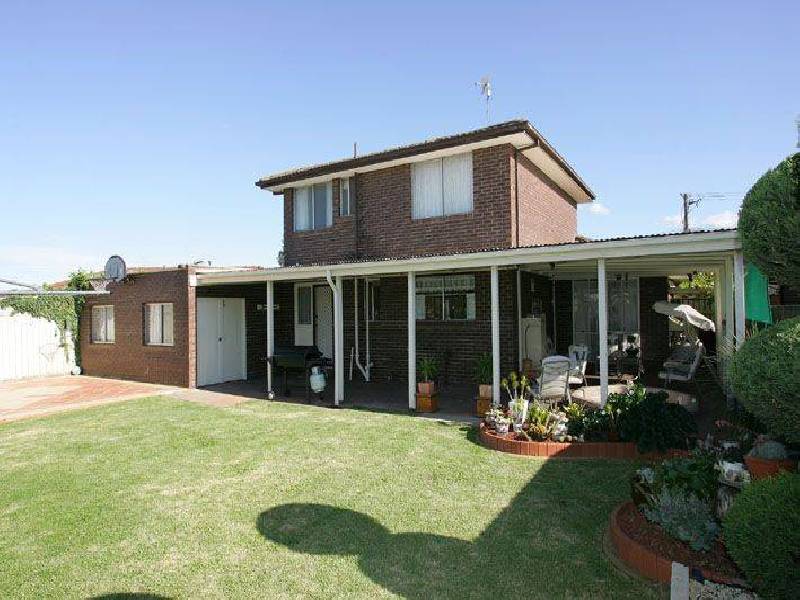 50 Woodstock Drive, Gladstone Park VIC 3043