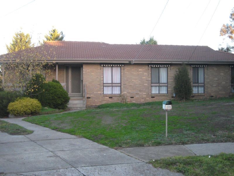 11 Taunton Place, Gladstone Park VIC 3043
