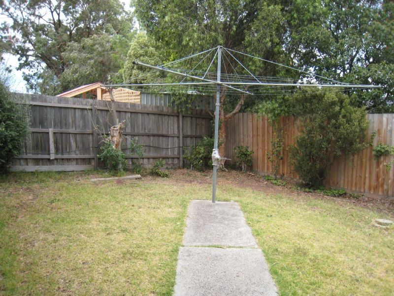 11 Castleton Court, Gladstone Park VIC 3043