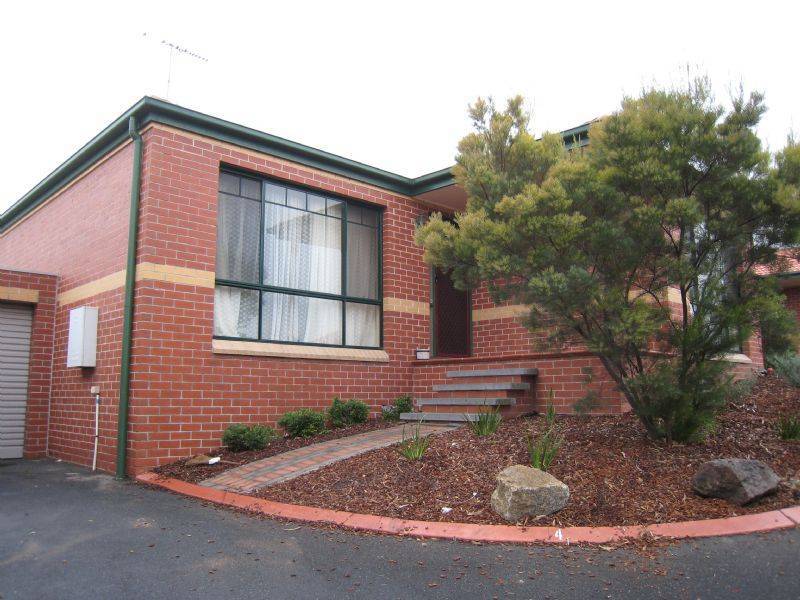 4/8 Knight Crescent, Roxburgh Park VIC 3064