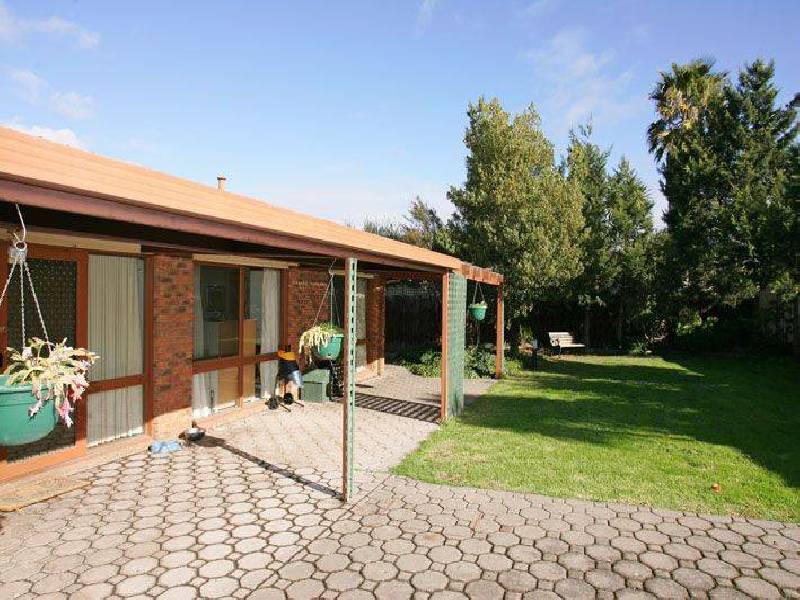 16 Langton Way, Greenvale VIC 3059