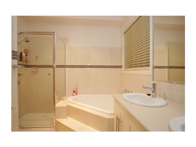 15 Stranraer Close, Greenvale VIC 3059
