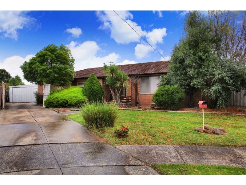 6 Warren Place, Gladstone Park VIC 3043
