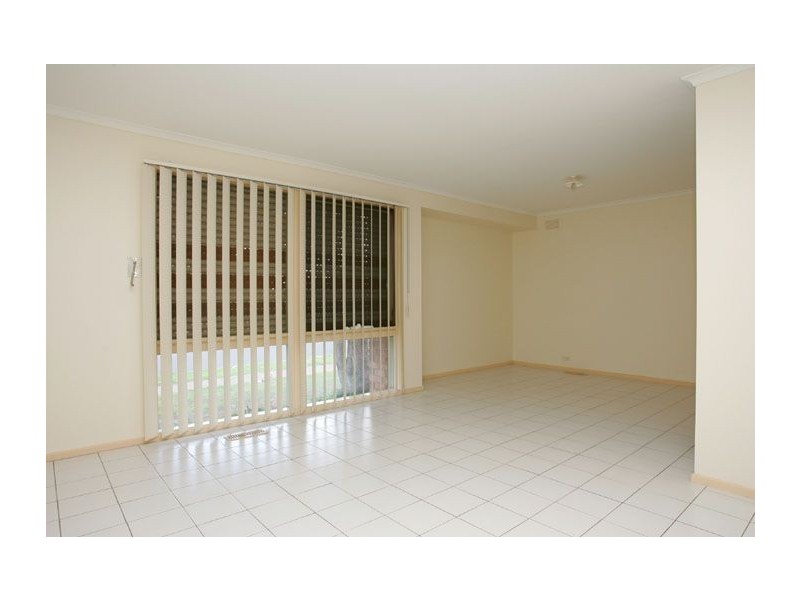 11 Bradford Avenue, Greenvale VIC 3059