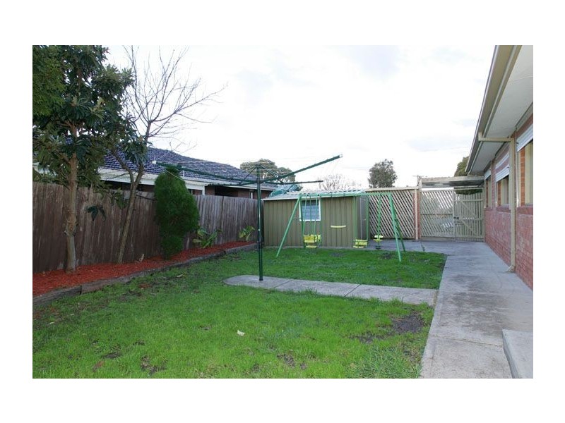 11 Bradford Avenue, Greenvale VIC 3059