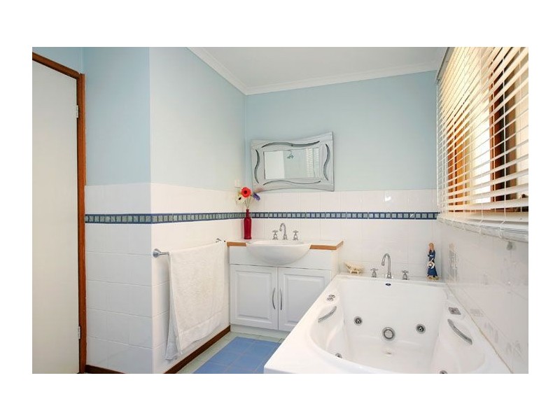 4 Lytham Court, Greenvale VIC 3059