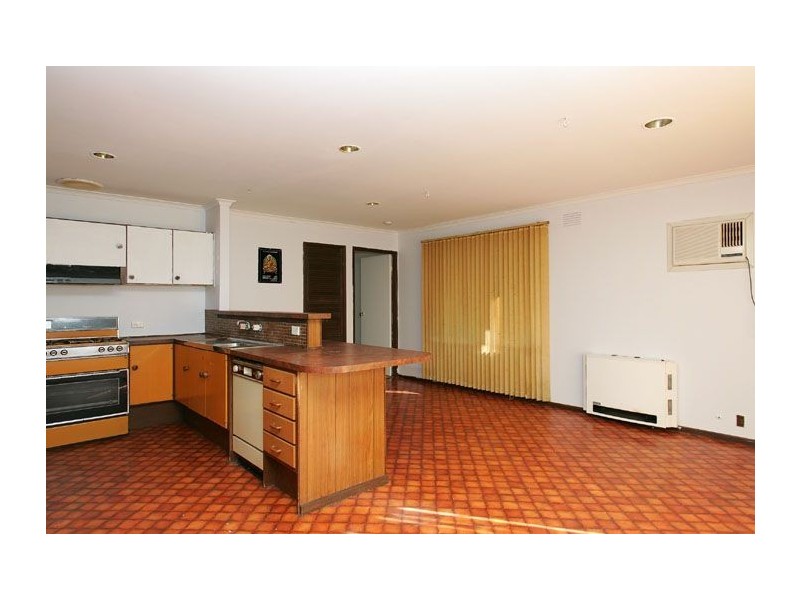 25 Snaefell Crescent, Gladstone Park VIC 3043