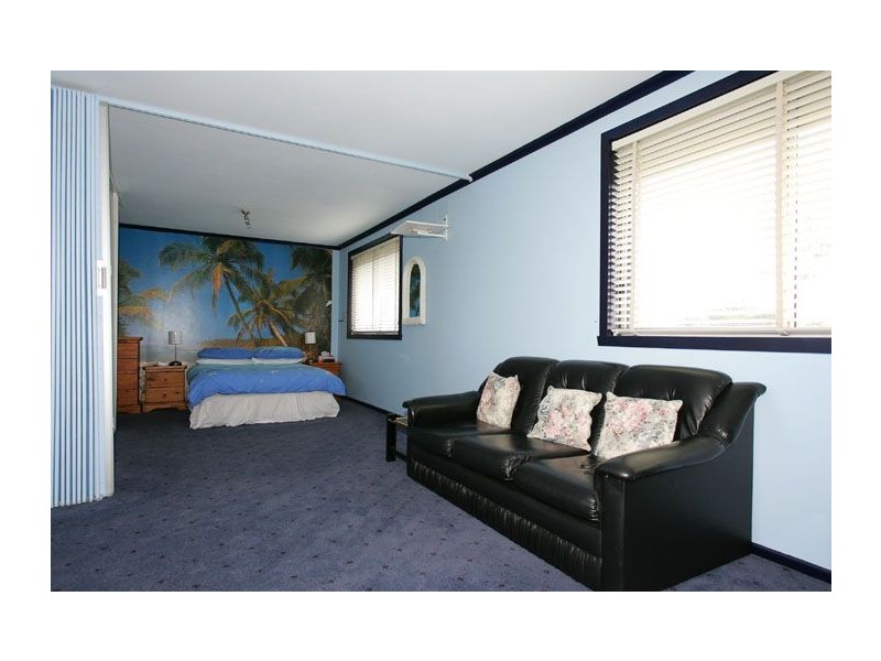 12 North Circular Road, Gladstone Park VIC 3043
