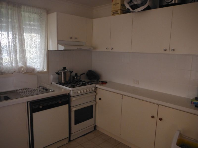 31 Lyndhurst Road, Gladstone Park VIC 3043