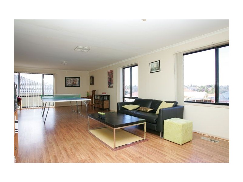 74 Alanbrae Terrace, Attwood VIC 3049