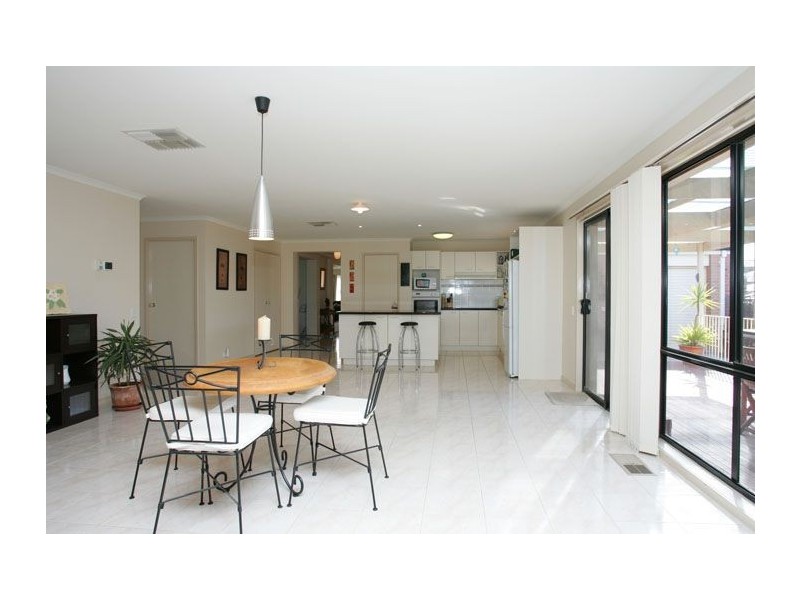 74 Alanbrae Terrace, Attwood VIC 3049