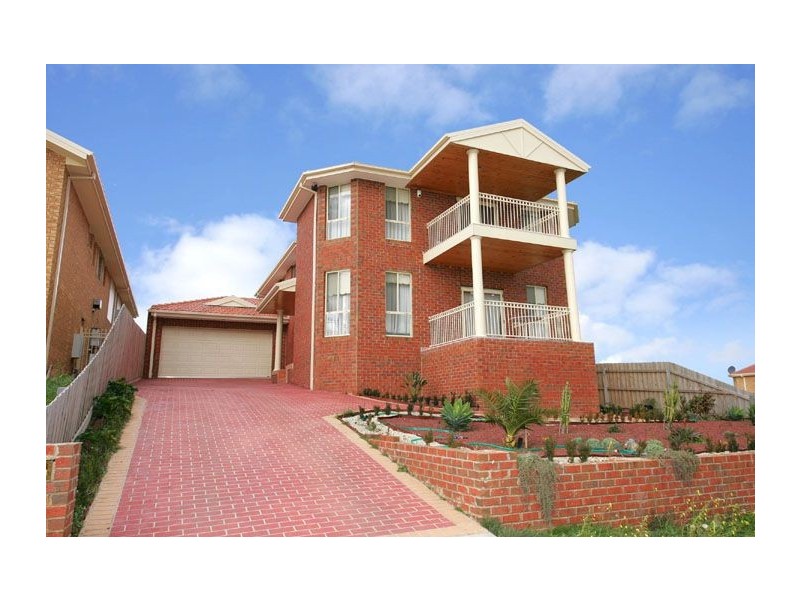 18 Inverie Court, Greenvale VIC 3059