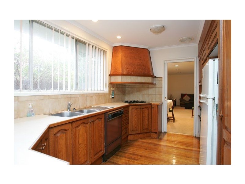 34 Burnleigh Drive, Gladstone Park VIC 3043