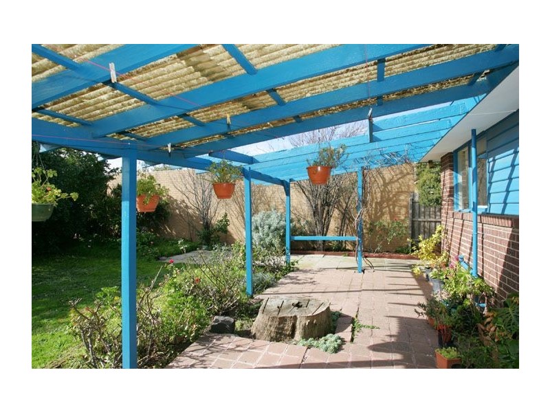 16 Dalkeith Avenue, Tullamarine VIC 3043