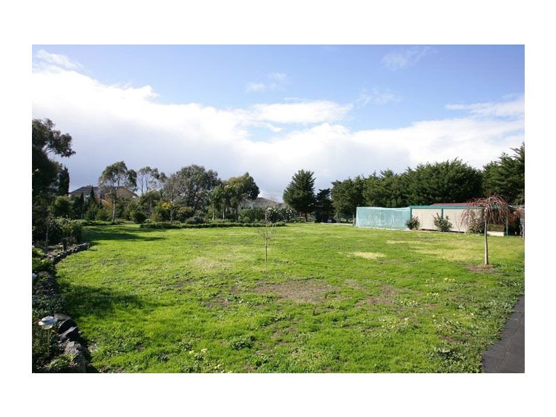 11 Inverness Mews, Greenvale VIC 3059