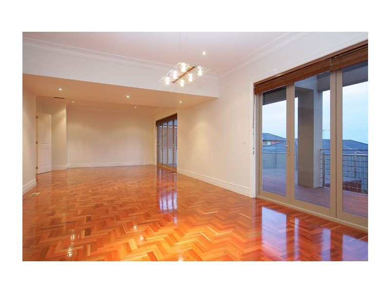 21 Trumpington Terrace, Attwood VIC 3049