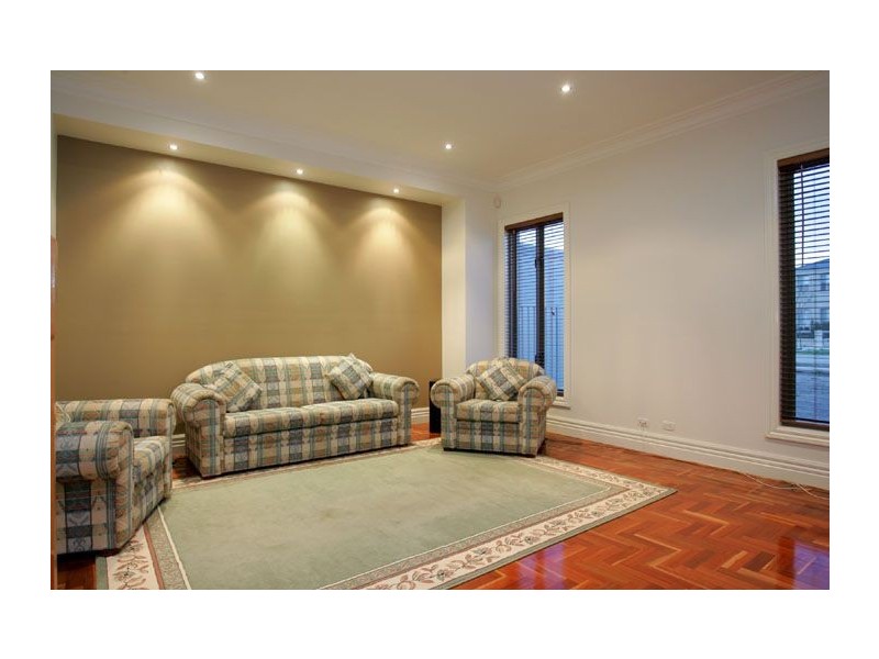 21 Trumpington Terrace, Attwood VIC 3049