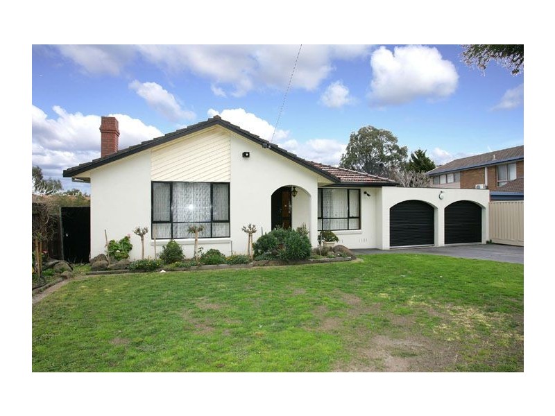 8  Bradford Avenue, Greenvale VIC 3059