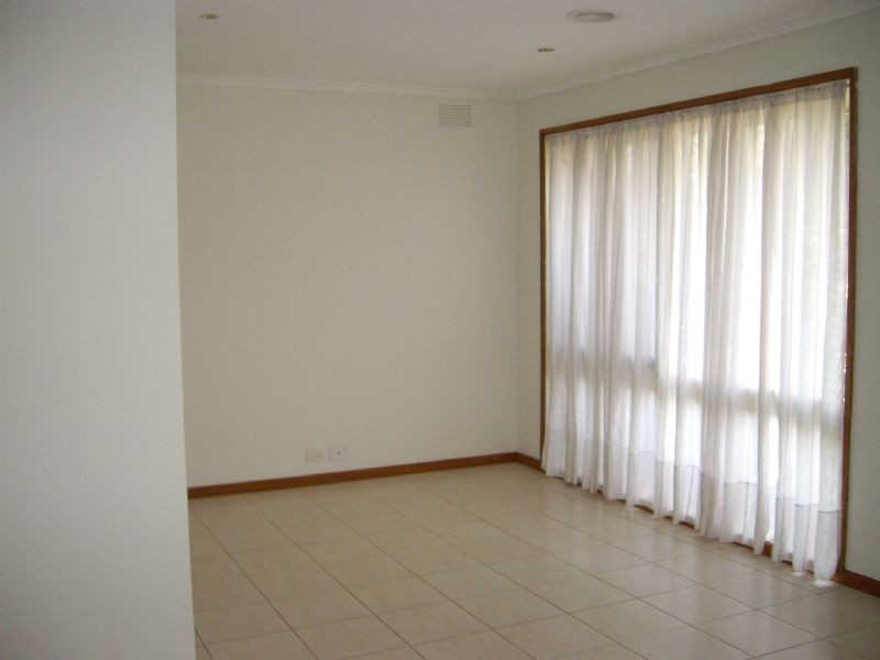 50 The Circuit, Gladstone Park VIC 3043