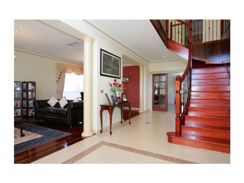 26 Arkley Drive, Greenvale VIC 3059