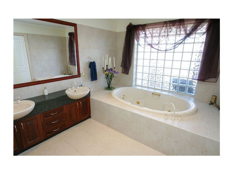 26 Arkley Drive, Greenvale VIC 3059