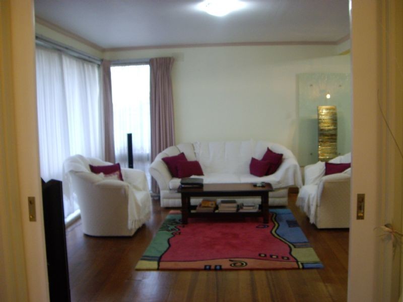 27 North Circular Road, Gladstone Park VIC 3043