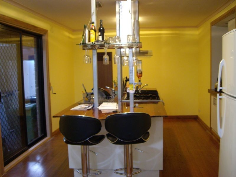 27 North Circular Road, Gladstone Park VIC 3043