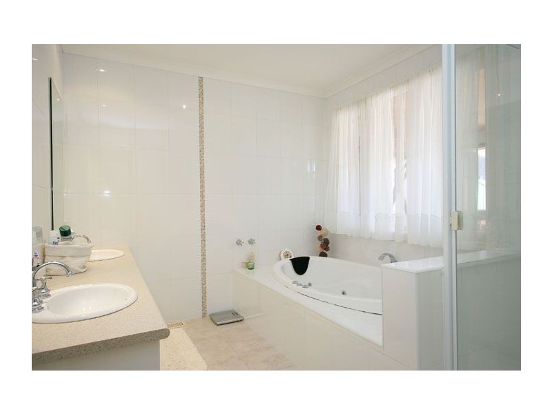 7  Tollkeepers Parade, Attwood VIC 3049