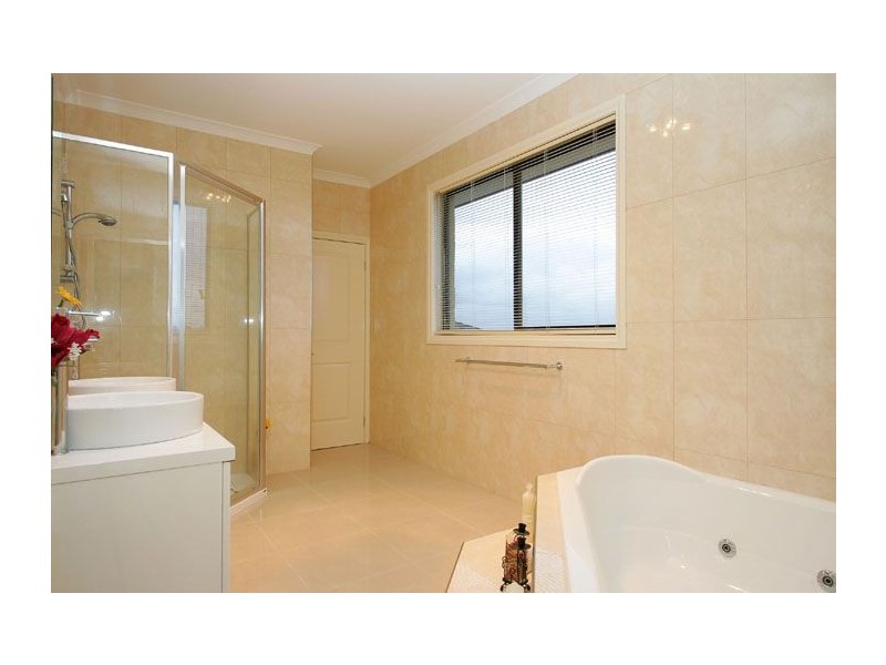 75 Clare Boulevard, Greenvale VIC 3059