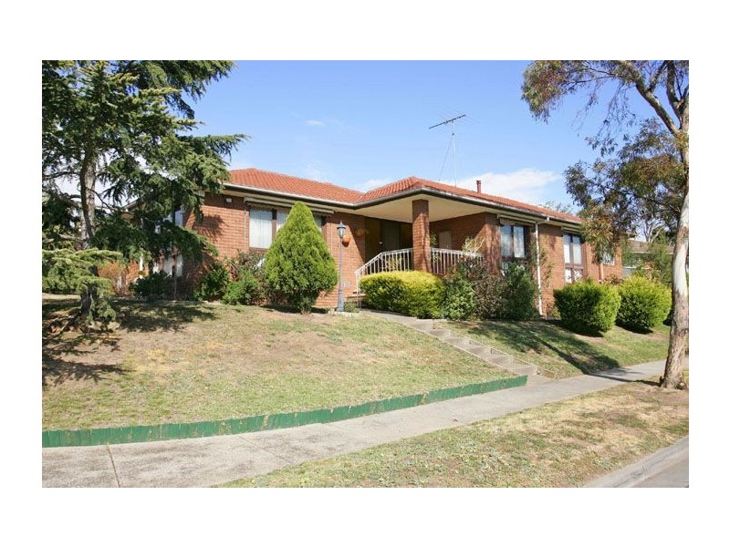 2 Farley Court, Gladstone Park VIC 3043