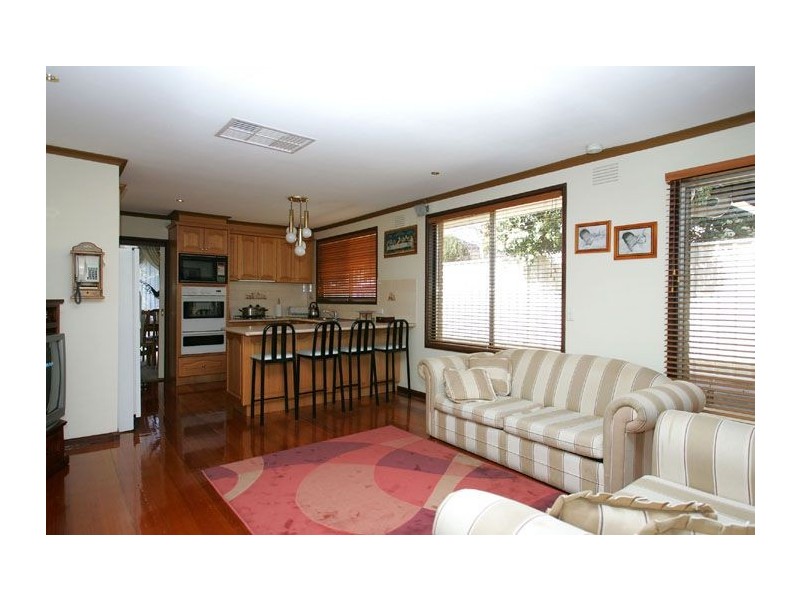 2 Farley Court, Gladstone Park VIC 3043