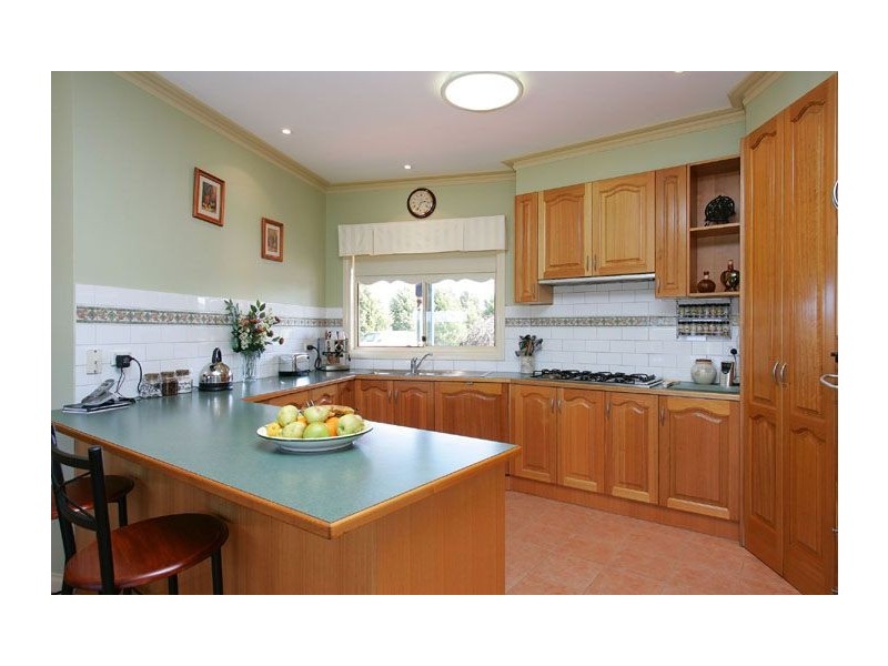 8 Welburn Place, Greenvale VIC 3059