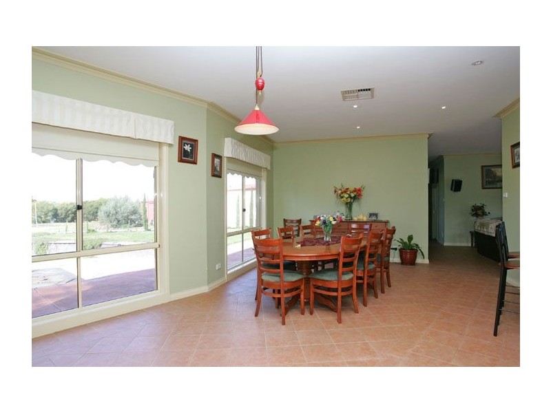 8 Welburn Place, Greenvale VIC 3059