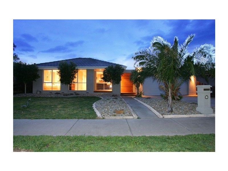 63 Lenoak Street, Gladstone Park VIC 3043