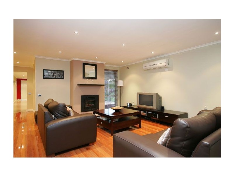 63 Lenoak Street, Gladstone Park VIC 3043