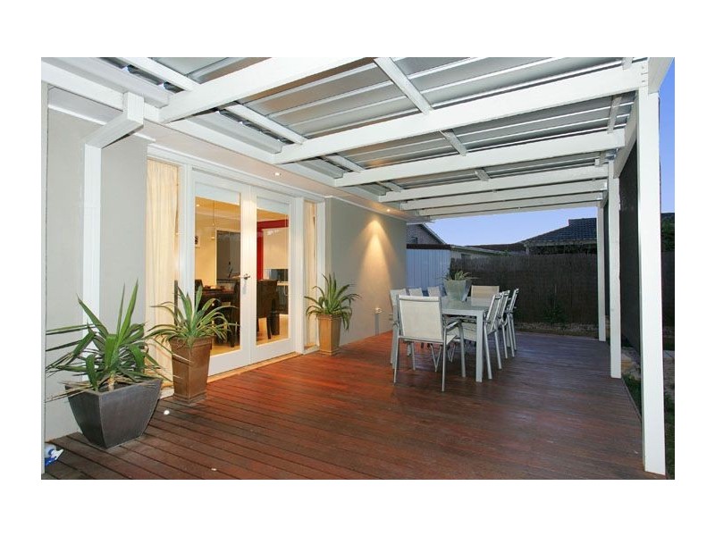 63 Lenoak Street, Gladstone Park VIC 3043