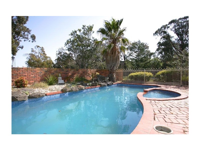 16 Buchanan Place, Greenvale VIC 3059