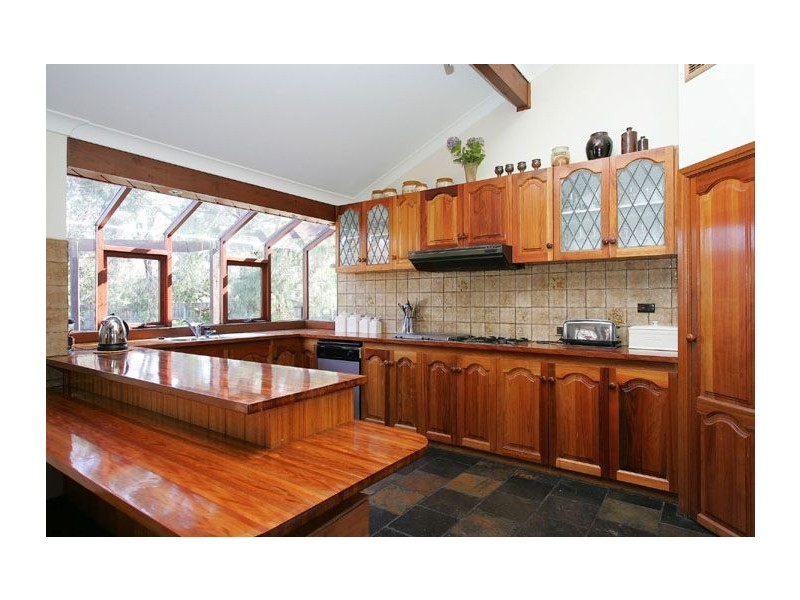 16 Buchanan Place, Greenvale VIC 3059