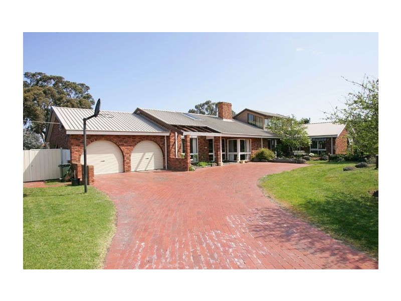 16 Buchanan Place, Greenvale VIC 3059