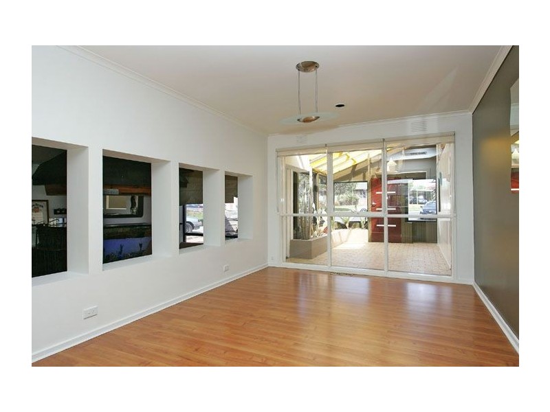 5 Ballard Close, Gladstone Park VIC 3043