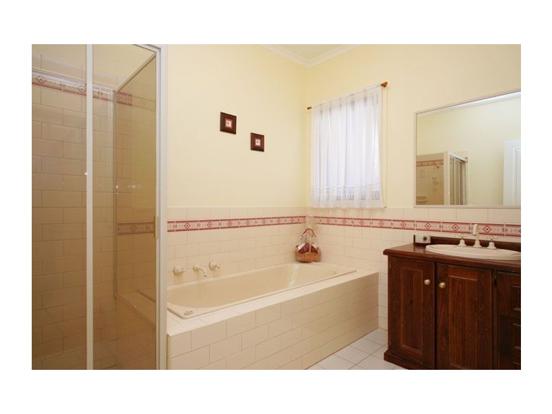 84 Kenny Street, Attwood VIC 3049