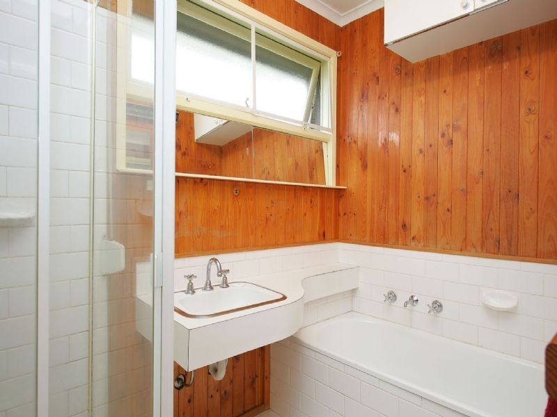 45 Finton Grove, Gladstone Park VIC 3043