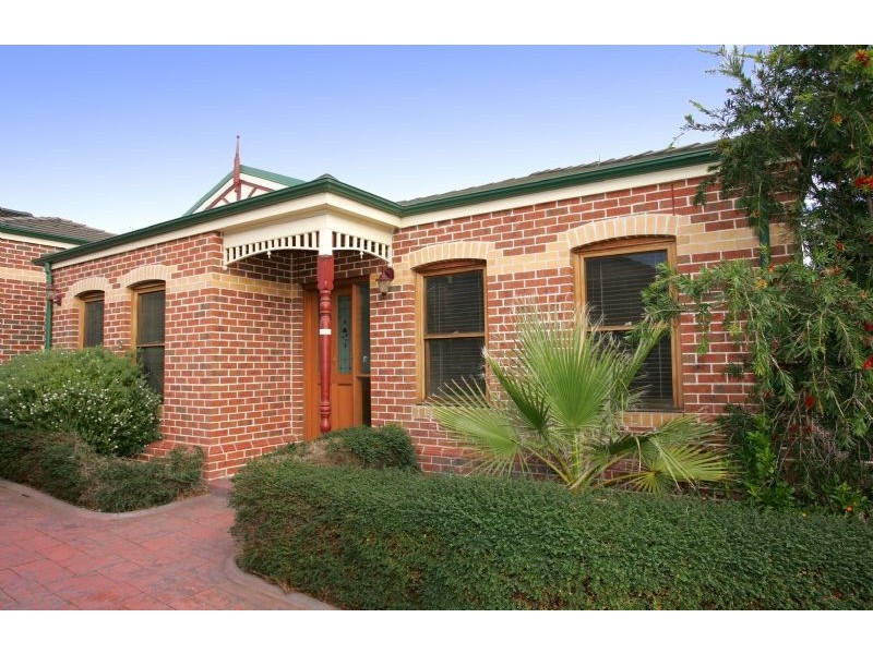 2/10 Forman Street, Westmeadows VIC 3049