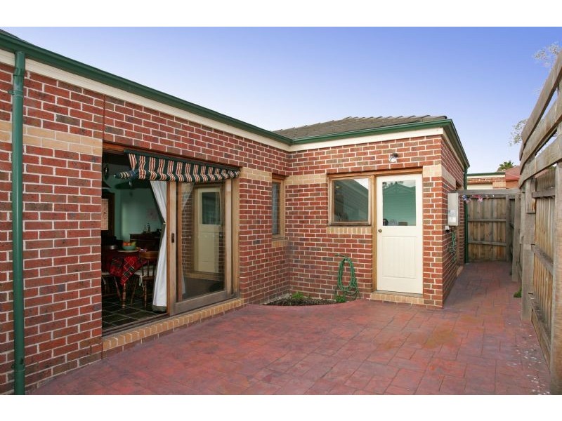 2/10 Forman Street, Westmeadows VIC 3049