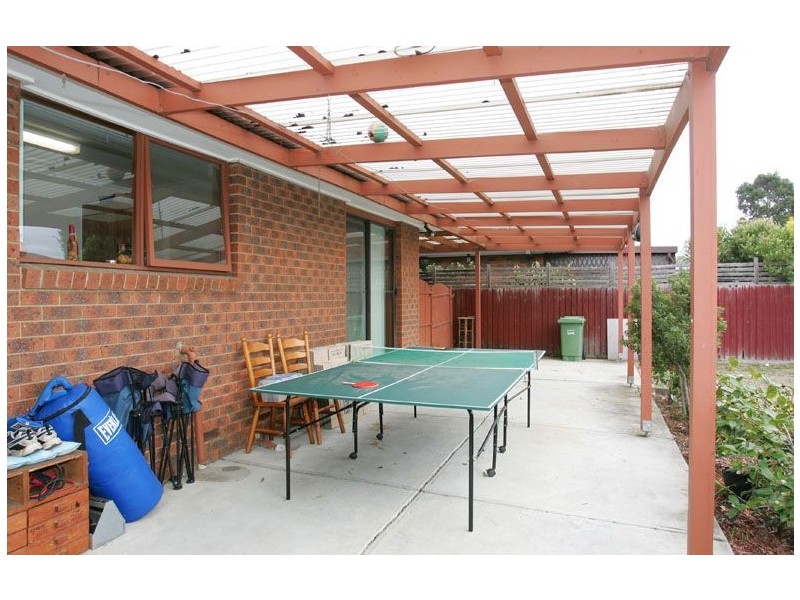 19 Cassandra Drive, Gladstone Park VIC 3043