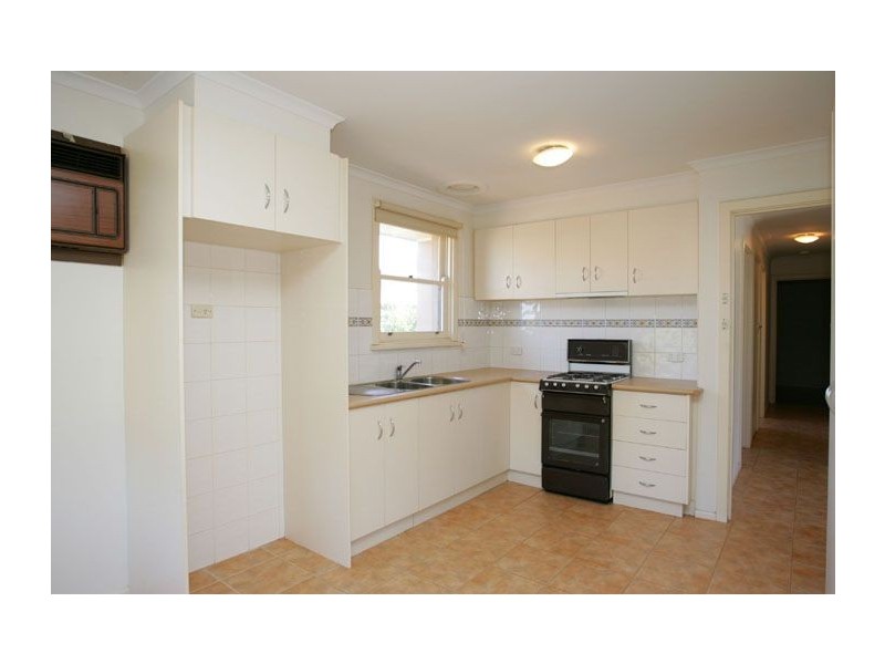 38 Tadstan Drive, Tullamarine VIC 3043