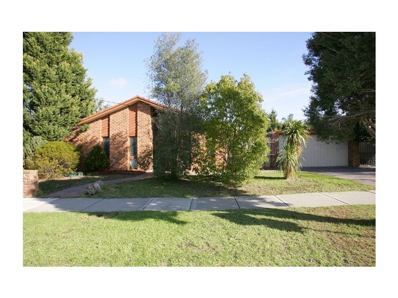 16 Langton Way, Greenvale VIC 3059