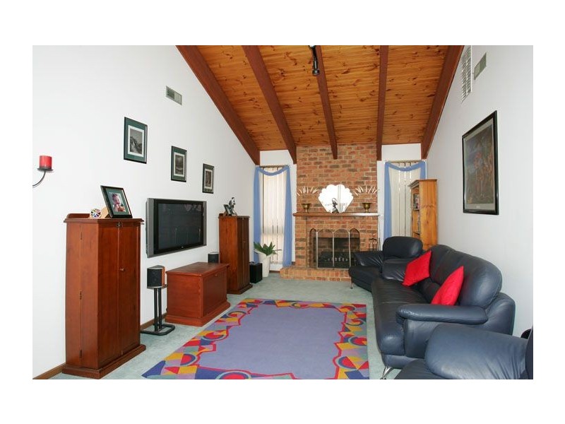 16 Langton Way, Greenvale VIC 3059