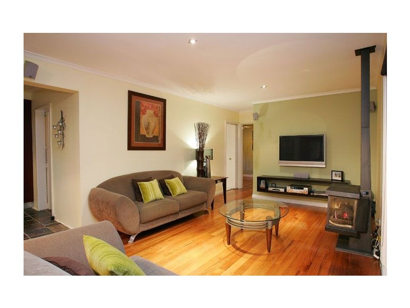 23 Samara Grove, Gladstone Park VIC 3043